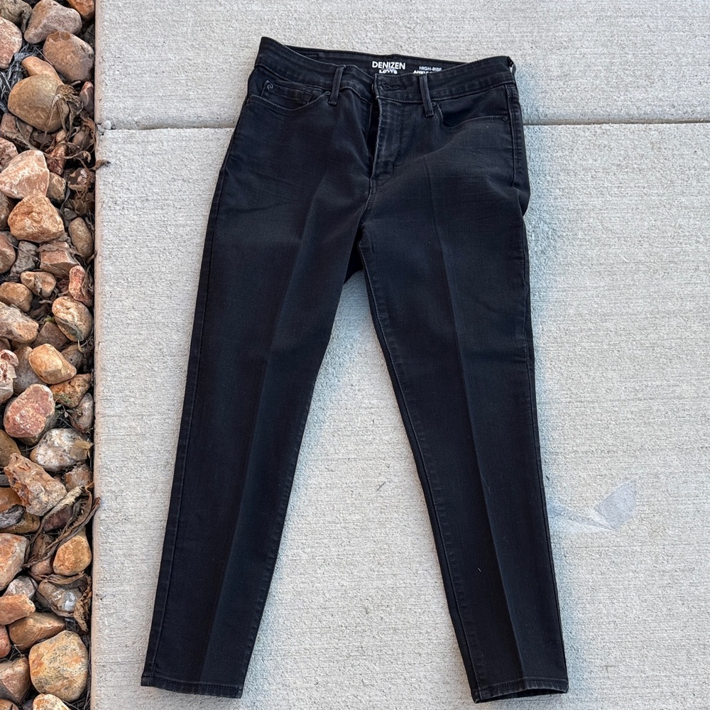 Denizen from Levi's Women's Dark Skinny Jeans